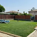 Casa Con Piscina Privada Jardin Y Barbacoa Lugar Tranquilo Сasa de vacaciones *